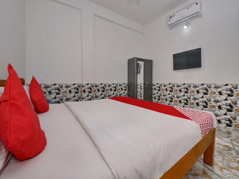 Oyo 10809 Hotel Tushar Inn Бага Экстерьер фото