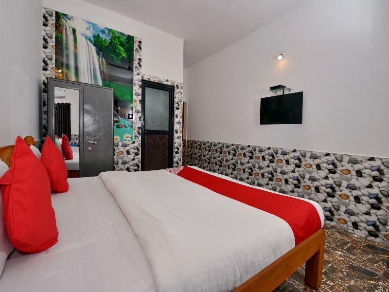 Oyo 10809 Hotel Tushar Inn Бага Экстерьер фото