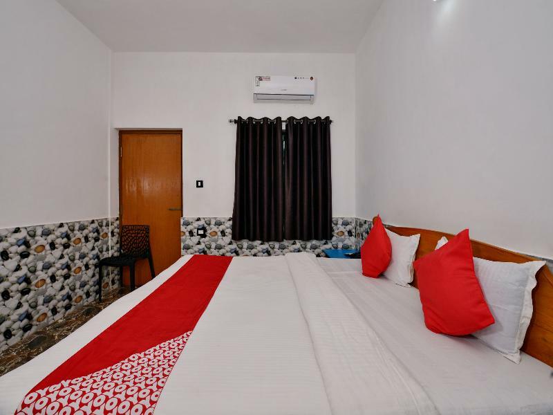 Oyo 10809 Hotel Tushar Inn Бага Экстерьер фото