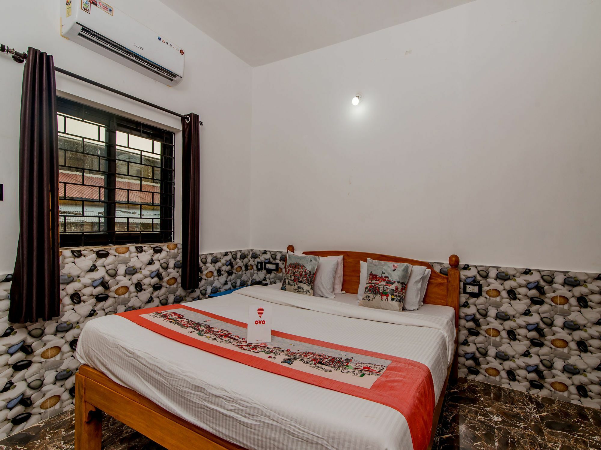 Oyo 10809 Hotel Tushar Inn Бага Экстерьер фото